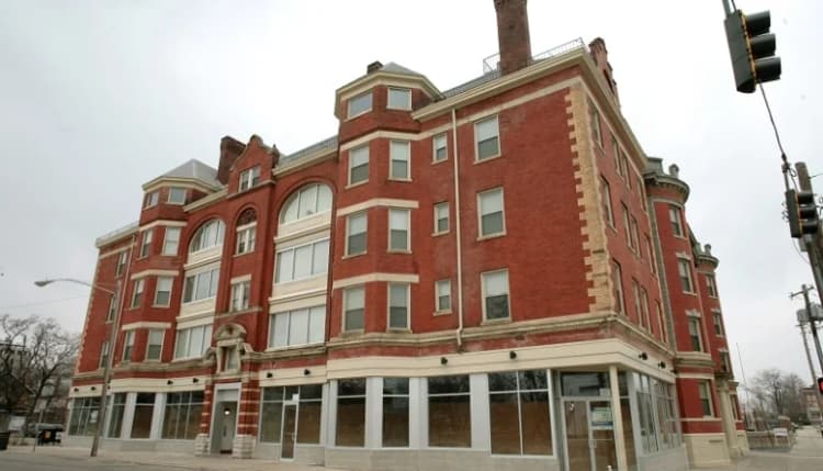Cincinnati apartments for rent - image - Burnet Place Apartments - Exterior 2.jpg