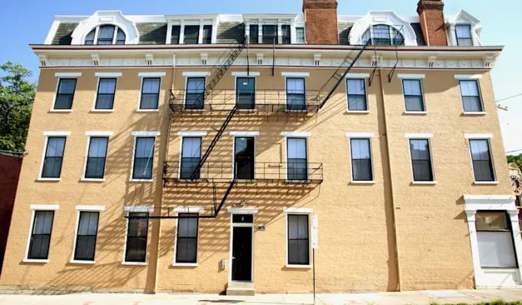 Cincinnati apartments for rent - image - North Rhine Heights - Exterior 4.webp