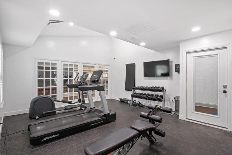 Cincinnati apartments for rent - image - 860 East - Gym.webp