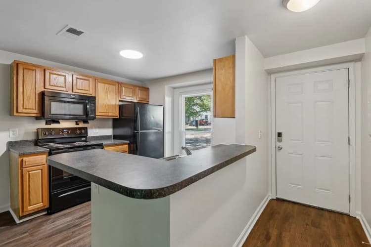 Cincinnati apartments for rent - image - 860 East - Kitchen.webp