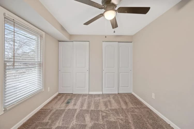 Cincinnati apartments for rent - image - 860 East - Bedroom 1.webp