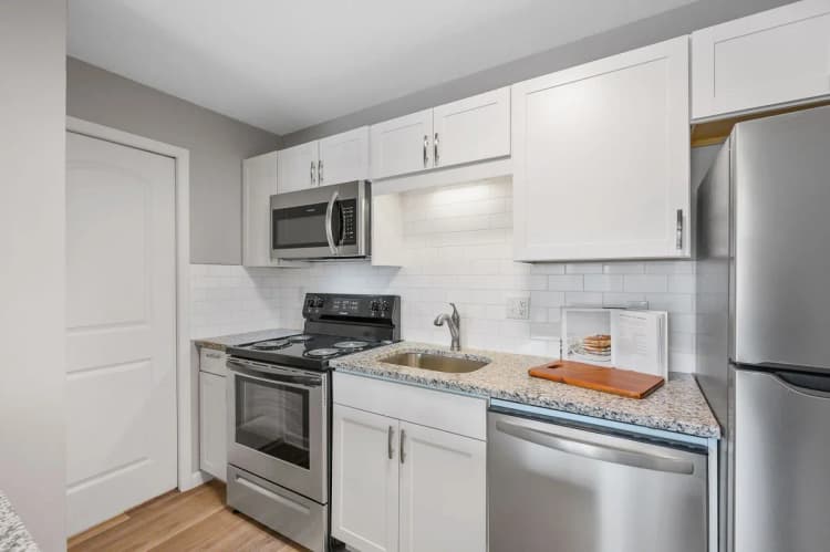 Cincinnati apartments for rent - image - 8Ninety at Loveland - Kitchen 3.webp
