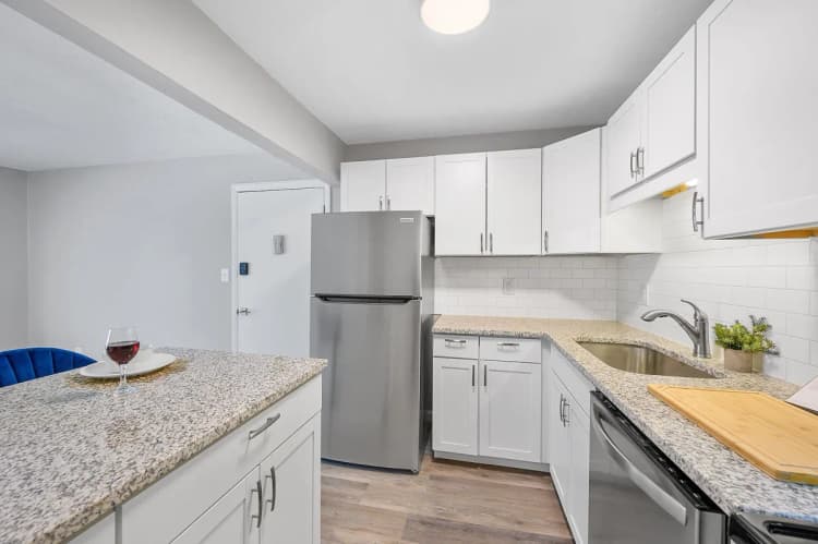 Cincinnati apartments for rent - image - 8Ninety at Loveland - Kitchen 4.webp