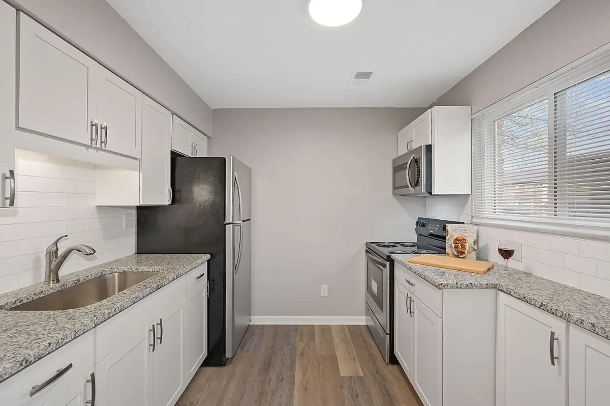 Cincinnati apartments for rent - image - 8Ninety at Loveland - Kitchen 7.webp