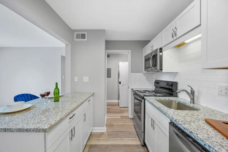 Cincinnati apartments for rent - image - 8Ninety at Loveland - Kitchen.webp