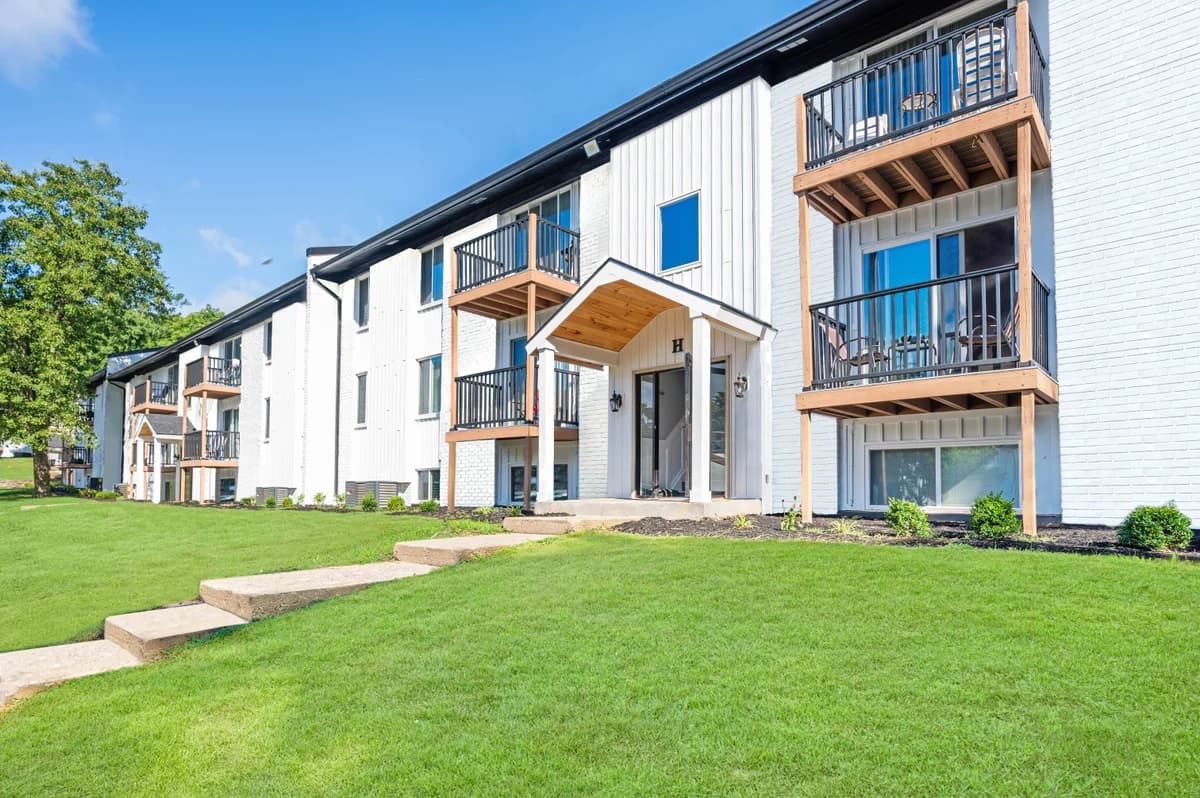 Cincinnati apartments for rent - Property image - 8NINETY at Loveland - 2