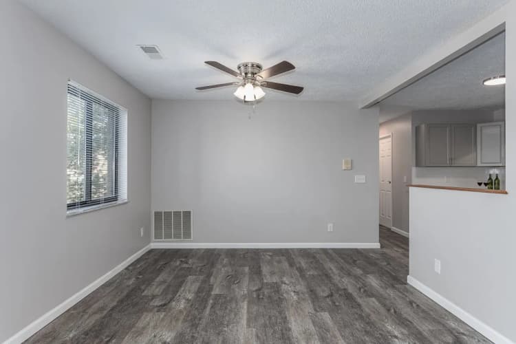 Cincinnati apartments for rent - image - Skyridge Apartment Homes - Living Room 1.webp