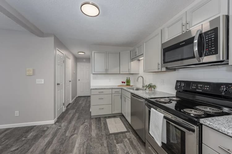 Cincinnati apartments for rent - image - Skyridge Apartment Homes - Kitchen 2.webp