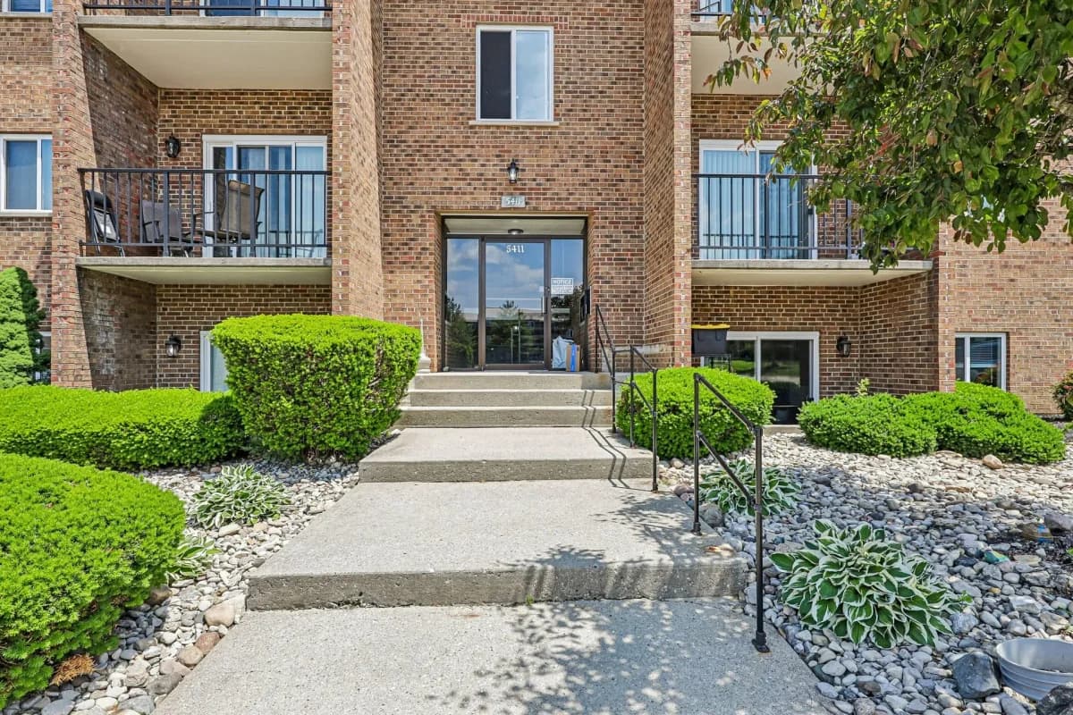 Cincinnati apartments for rent - Property image - Skyridge Apartment Homes - 3