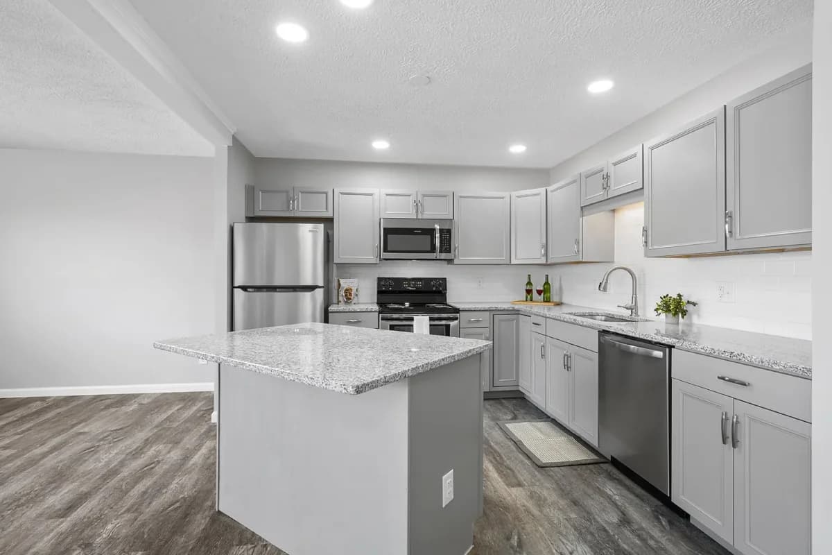 Cincinnati apartments for rent - image - Skyridge Apartment Homes - Kitchen.webp