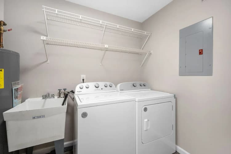 Cincinnati apartments for rent - image - Skyridge Apartment Homes - Laundry Room.webp