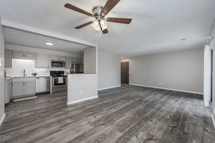 Cincinnati apartments for rent - image - Skyridge Apartment Homes - Living Room.webp