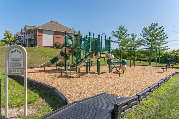 Cincinnati apartments for rent - image - Bridgewater Crossing - Living Room 1.webp
