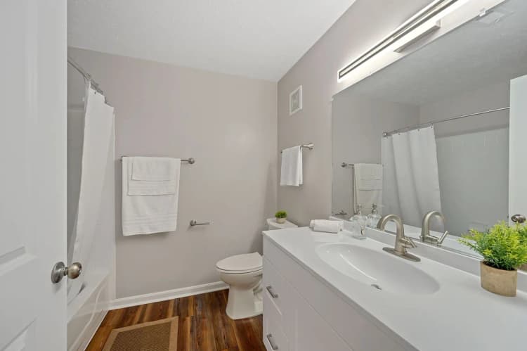 Cincinnati apartments for rent - image - Bridgewater Crossing - Bathroom 1.webp
