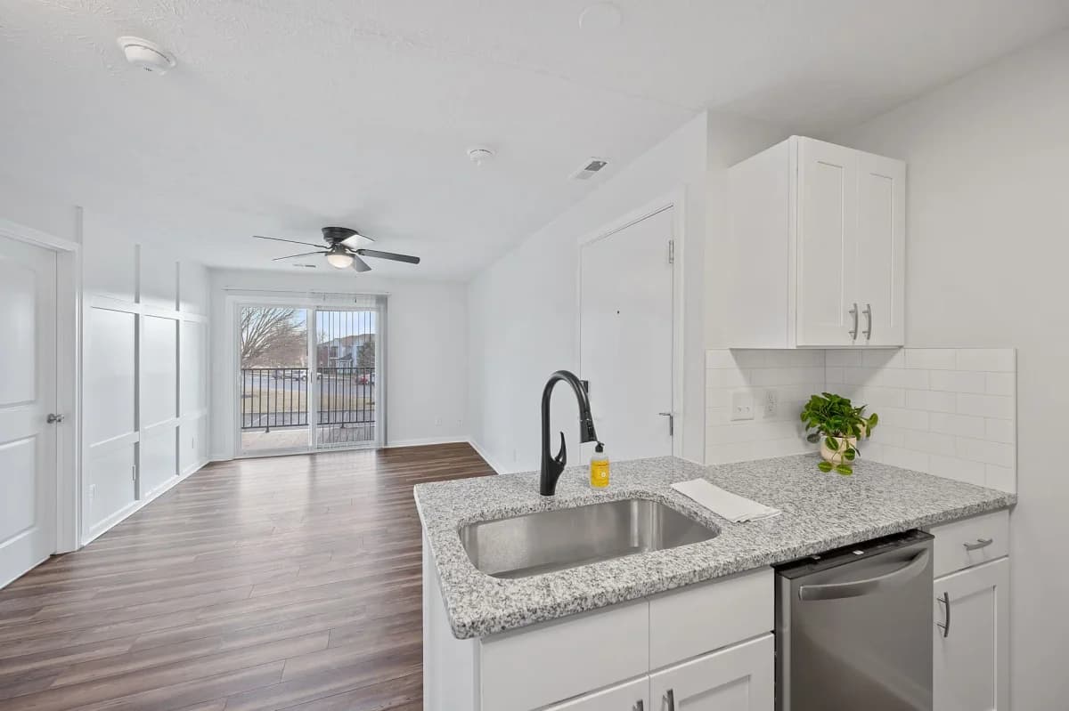 Cincinnati apartments for rent - image - Bridgewater Crossing - Kitchen & Living Room 1.webp