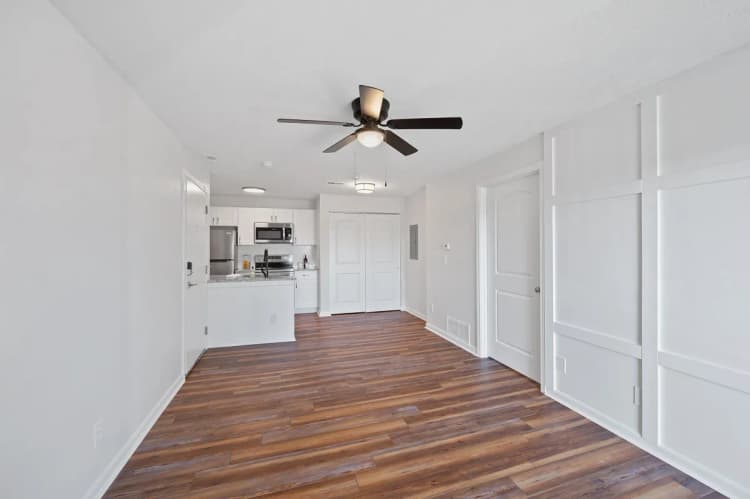 Cincinnati apartments for rent - image - Bridgewater Crossing - Living Room 4.webp