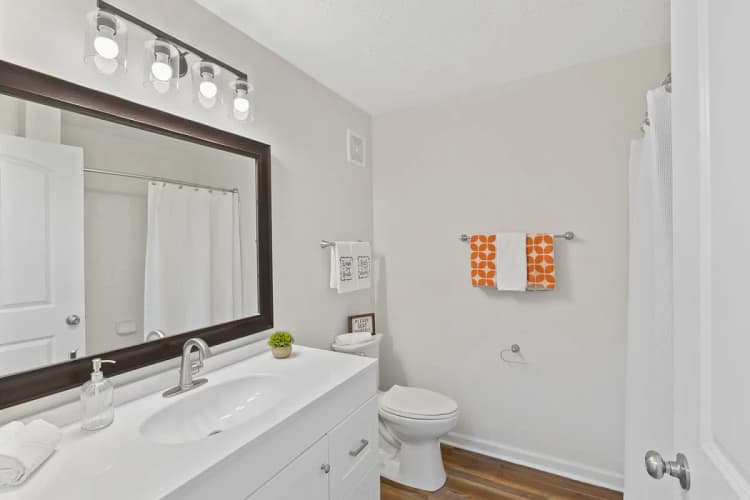 Cincinnati apartments for rent - image - Bridgewater Crossing - Bathroom 4.webp