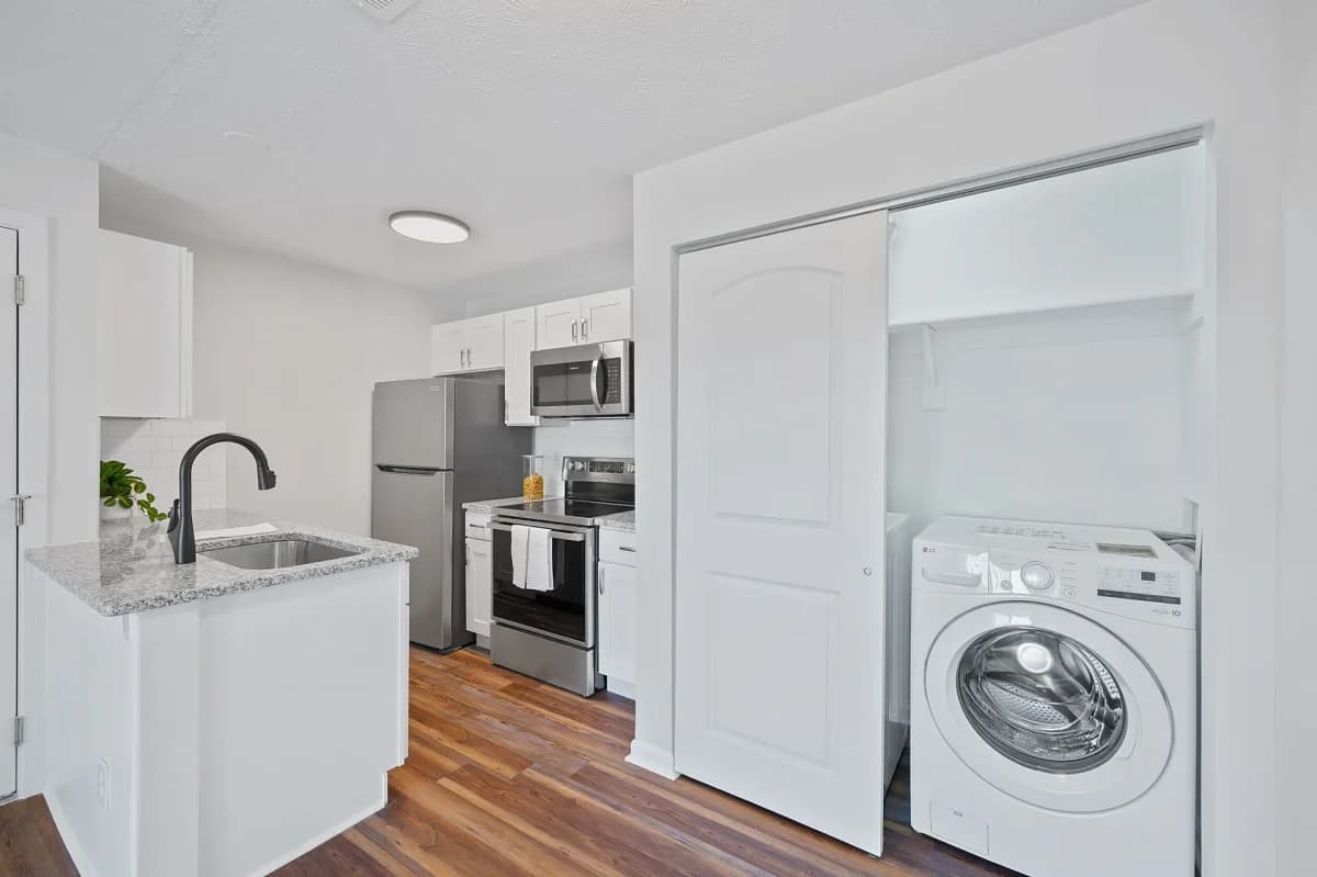 Cincinnati apartments for rent - image - Bridgewater Crossing - Kitchen 7.webp