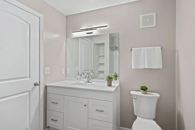 Cincinnati apartments for rent - image - Bridgewater Crossing - Bathroom.webp