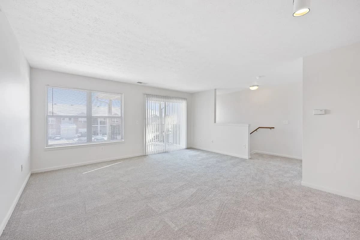 Cincinnati apartments for rent - image - Knollwood Crossing - Living Room & Stairs.webp