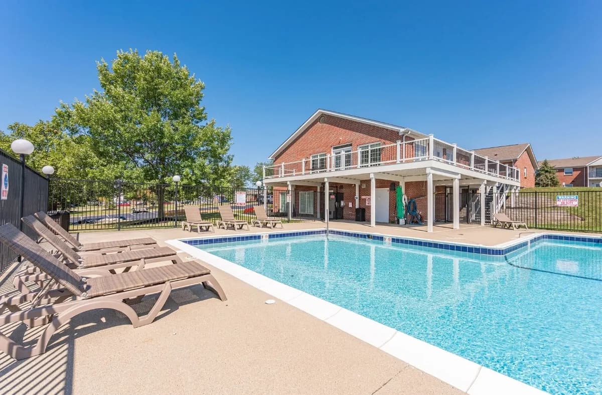 Cincinnati apartments for rent - Property image - Knollwood Crossing - 2