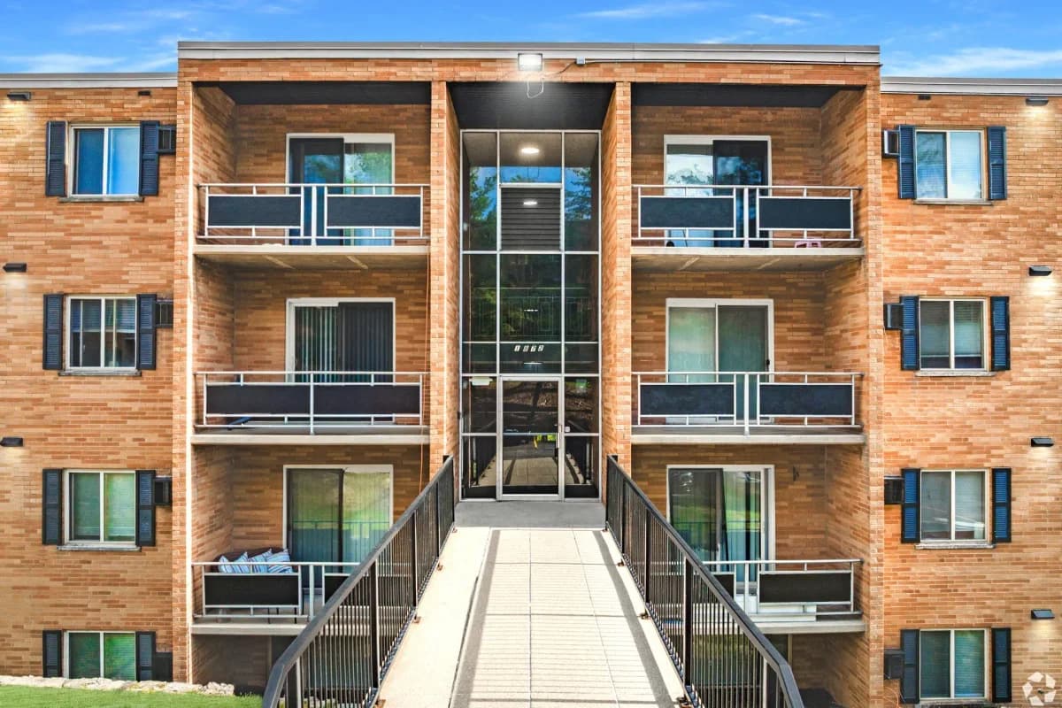 Cincinnati apartments for rent - Property image - Overlook at Sunset - 1