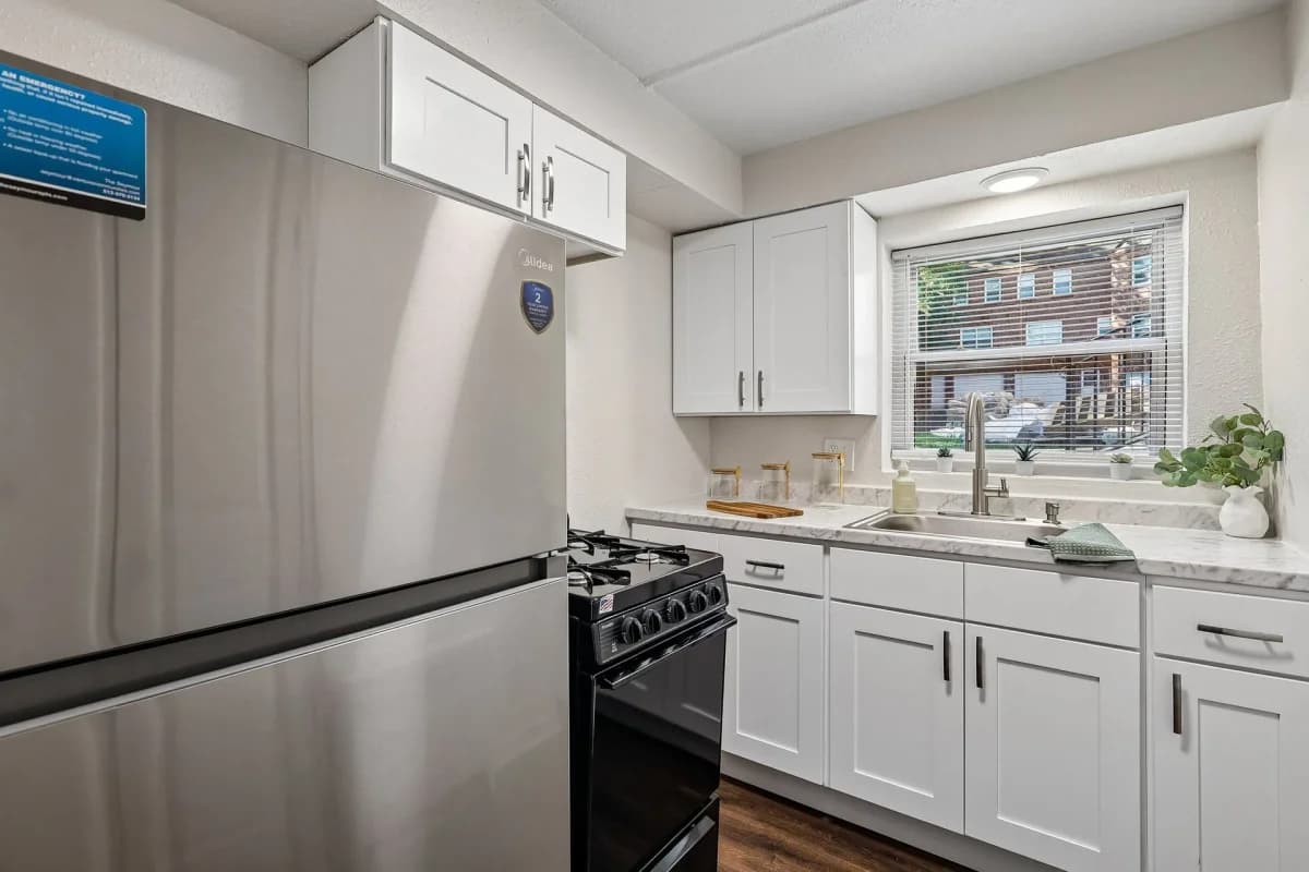 Cincinnati apartments for rent - image - The Seymour Apartments - Kitchen 3.webp