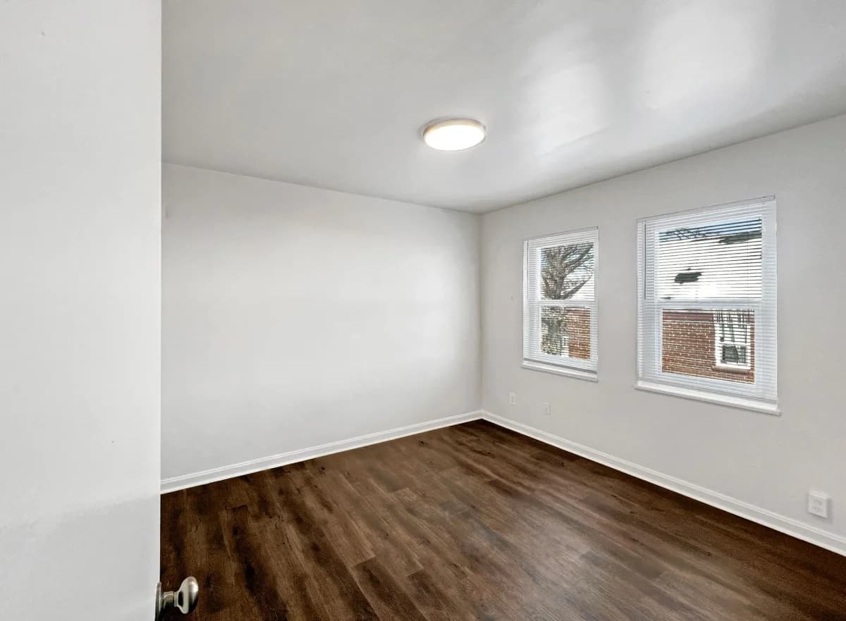 Cincinnati apartments for rent - image - The Seymour Apartments - Living Room3.webp