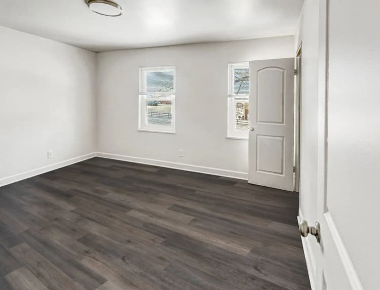 Cincinnati apartments for rent - image - The Seymour Apartments - Bedroom 6.webp