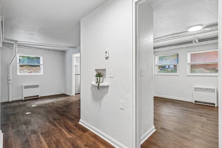Cincinnati apartments for rent - image - The Seymour Apartments - Living Room.webp