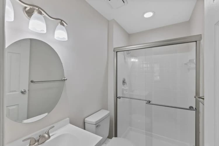 Cincinnati apartments for rent - image - The Wimbledons - Bathroom.webp