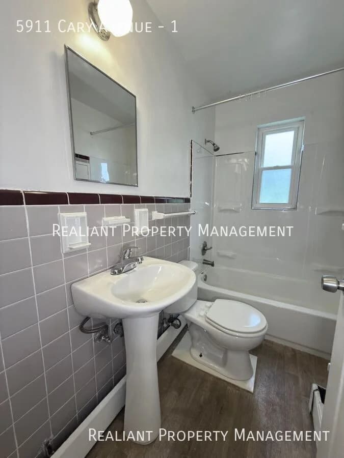 Cincinnati apartments for rent - image - 5911 Cary Avenue - 08.jpeg