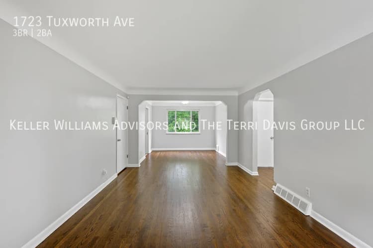 Cincinnati apartments for rent - image - 1723 Tuxworth Ave - 08.jpg