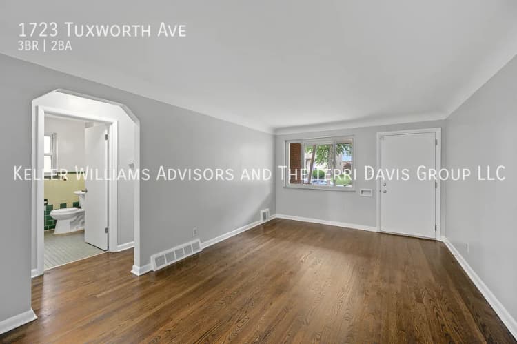 Cincinnati apartments for rent - image - 1723 Tuxworth Ave - 07.jpg