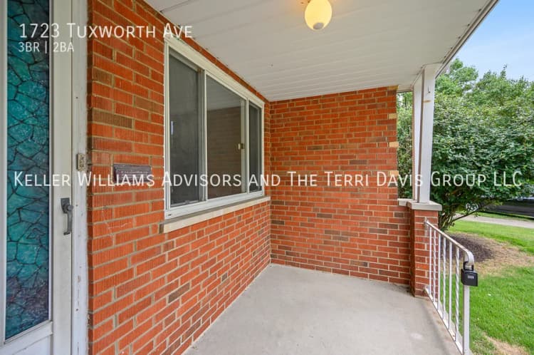 Cincinnati apartments for rent - image - 1723 Tuxworth Ave - 05.jpg