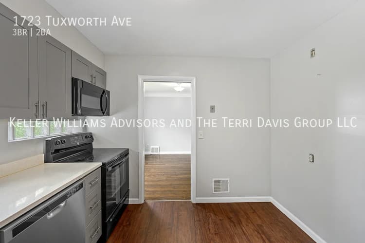 Cincinnati apartments for rent - image - 1723 Tuxworth Ave - 11.jpg