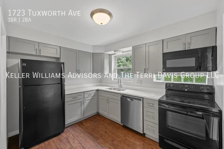 Cincinnati apartments for rent - image - 1723 Tuxworth Ave - 13.jpg