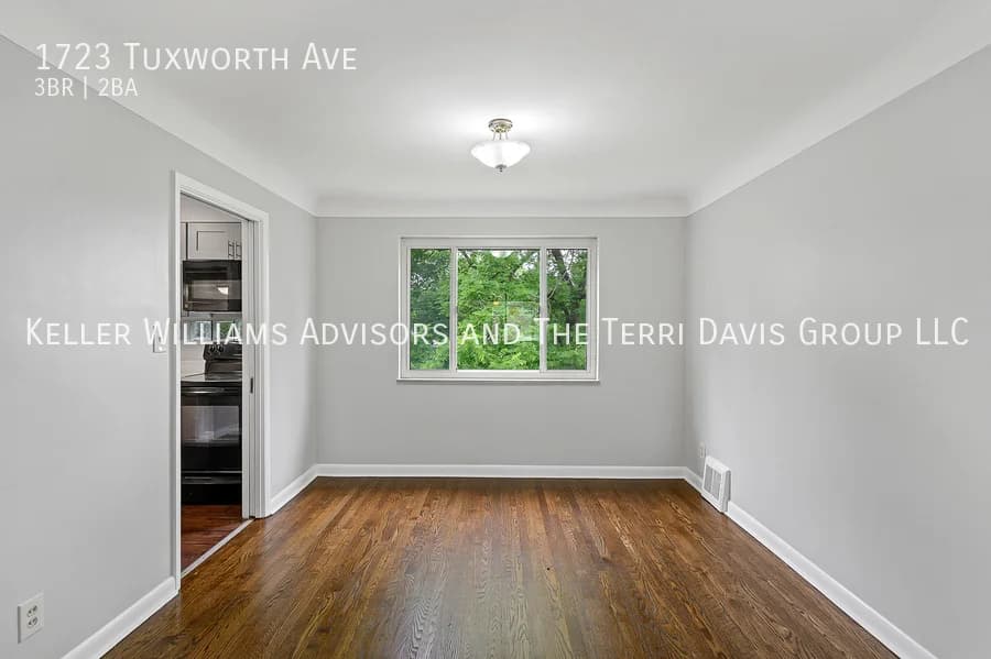 Cincinnati apartments for rent - image - 1723 Tuxworth Ave - 16.jpg