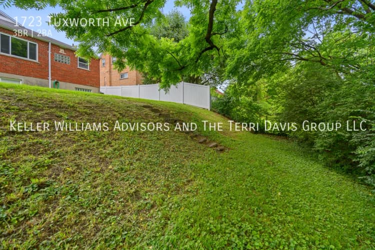 Cincinnati apartments for rent - image - 1723 Tuxworth Ave - 39.jpg