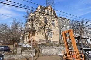 Cincinnati apartments for rent - Property image - 116 E McMillan - 3