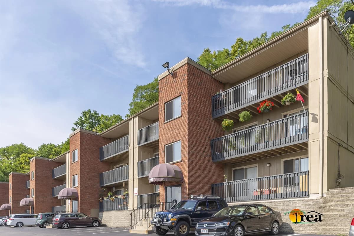 Cincinnati apartments for rent - Property image - 2365-2 Maryland - 2