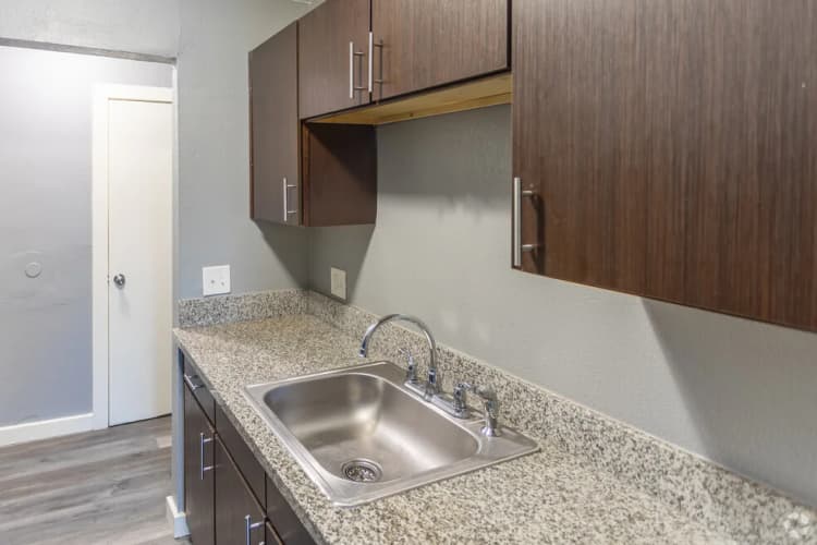 Cincinnati apartments for rent - image - 1976 Kentucky Ave - Kitchen.jpg