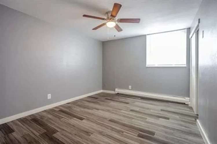 Cincinnati apartments for rent - image - 1976 Kentucky Ave - Bedroom 1.jpg