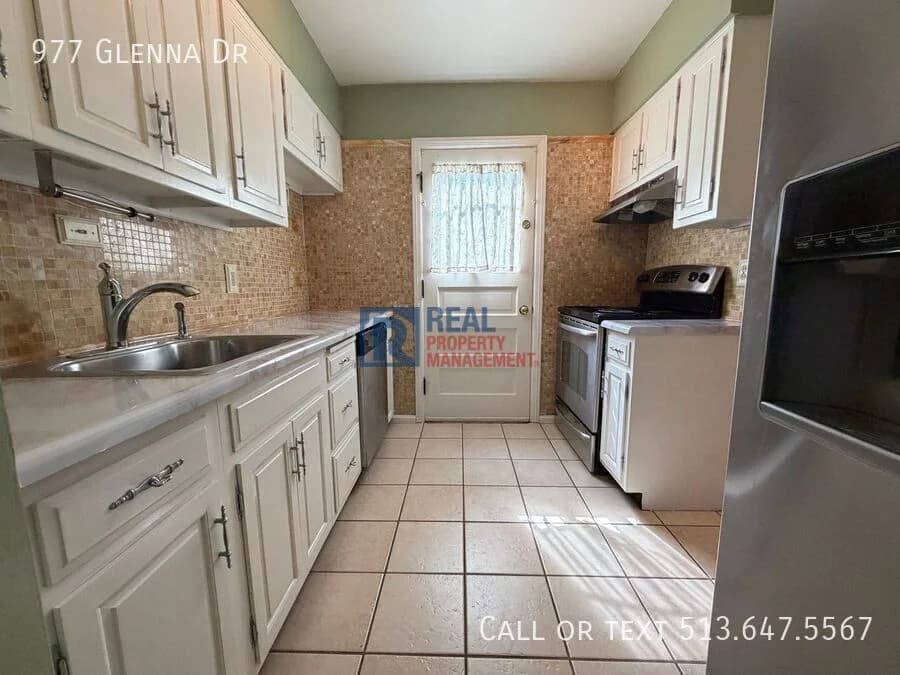 Cincinnati apartments for rent - Property image - 977 Glenna Dr - 3
