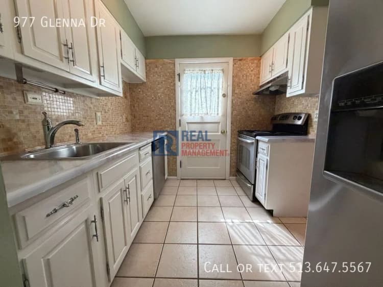 Cincinnati apartments for rent - image - 977 Glenna Dr - 05.jpeg