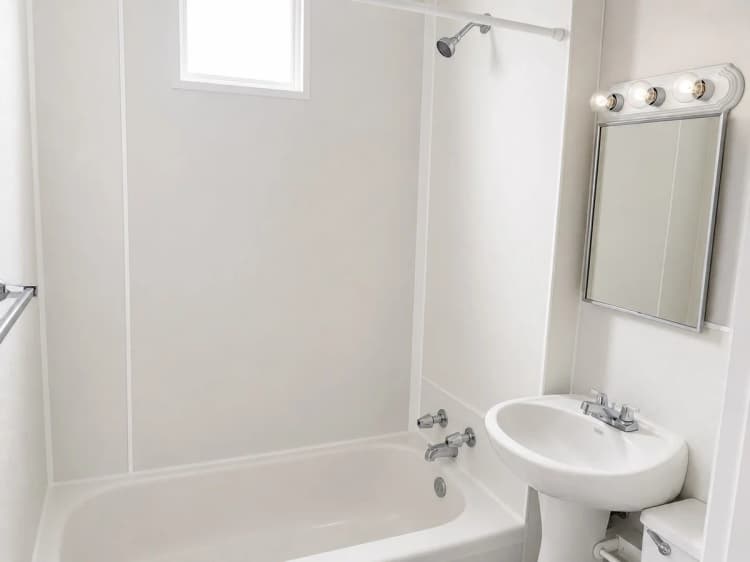 Cincinnati apartments for rent - image - 2811 Glendora Avenue - 04.jpg