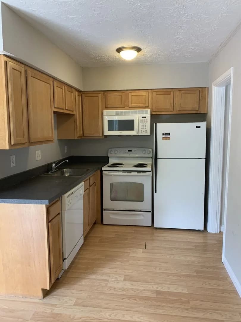 Cincinnati apartments for rent - Property image - 551 Lowell Avenue - 2