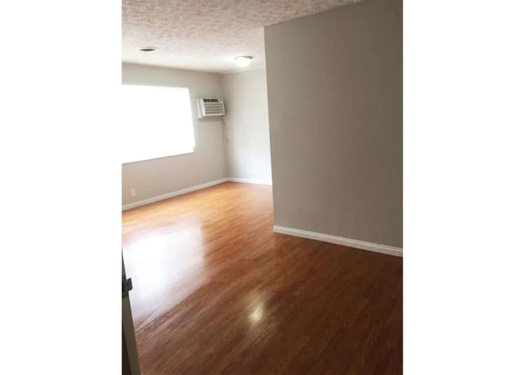 Cincinnati apartments for rent - image - 563 Lowell Avenue #3 - 5.jpg