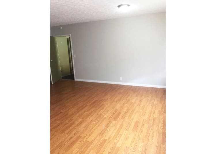Cincinnati apartments for rent - image - 563 Lowell Avenue #3 - 6.jpg