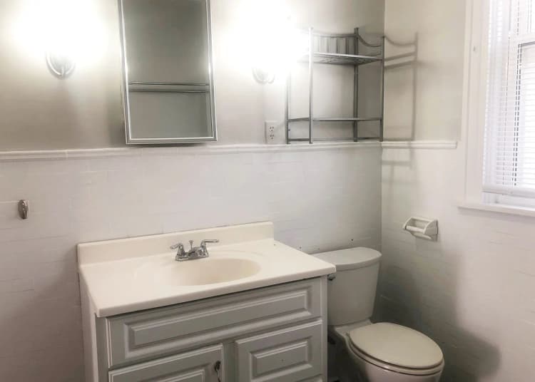 Cincinnati apartments for rent - image - 348 Howell Avenue - 10.jpg